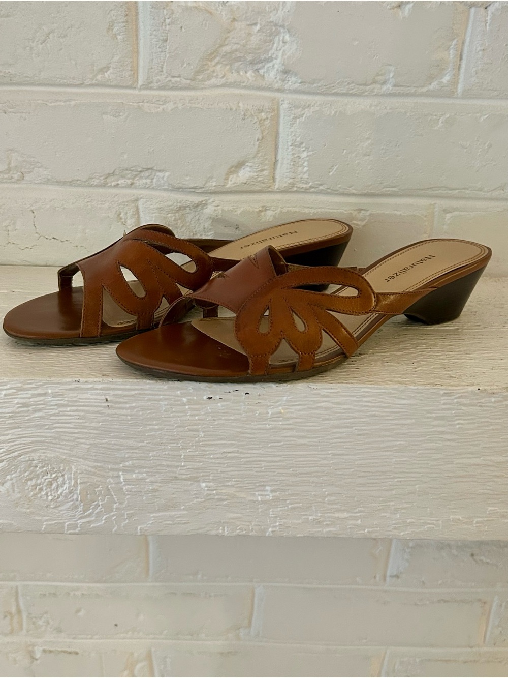 Naturalizer Women's Brown Leather Slide Sandals Cut-Out Slip-On Casual 9W